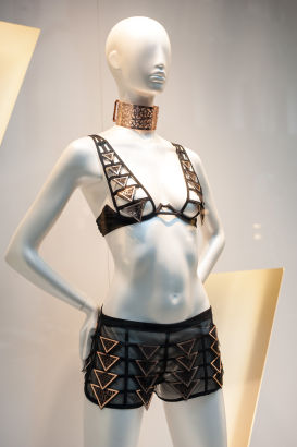 La Perla“地中海创意”系列橱窗展示