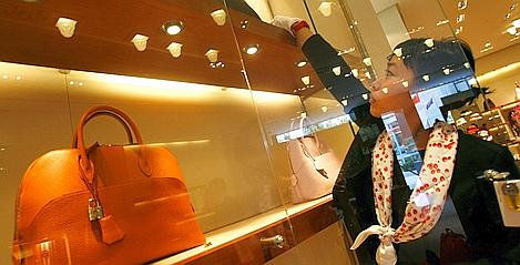 中国富人将法国等同皮具，美容护肤品和时装
